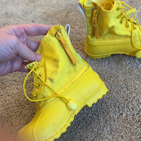 Native rain boots - Picture 5 of 7